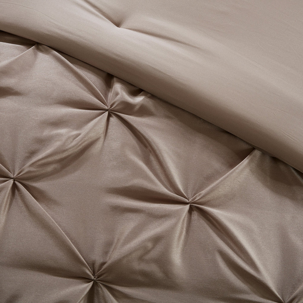 Madison Park Essentials Loretta 24-Piece Room in a Bag with Window Panels and Sheet Set