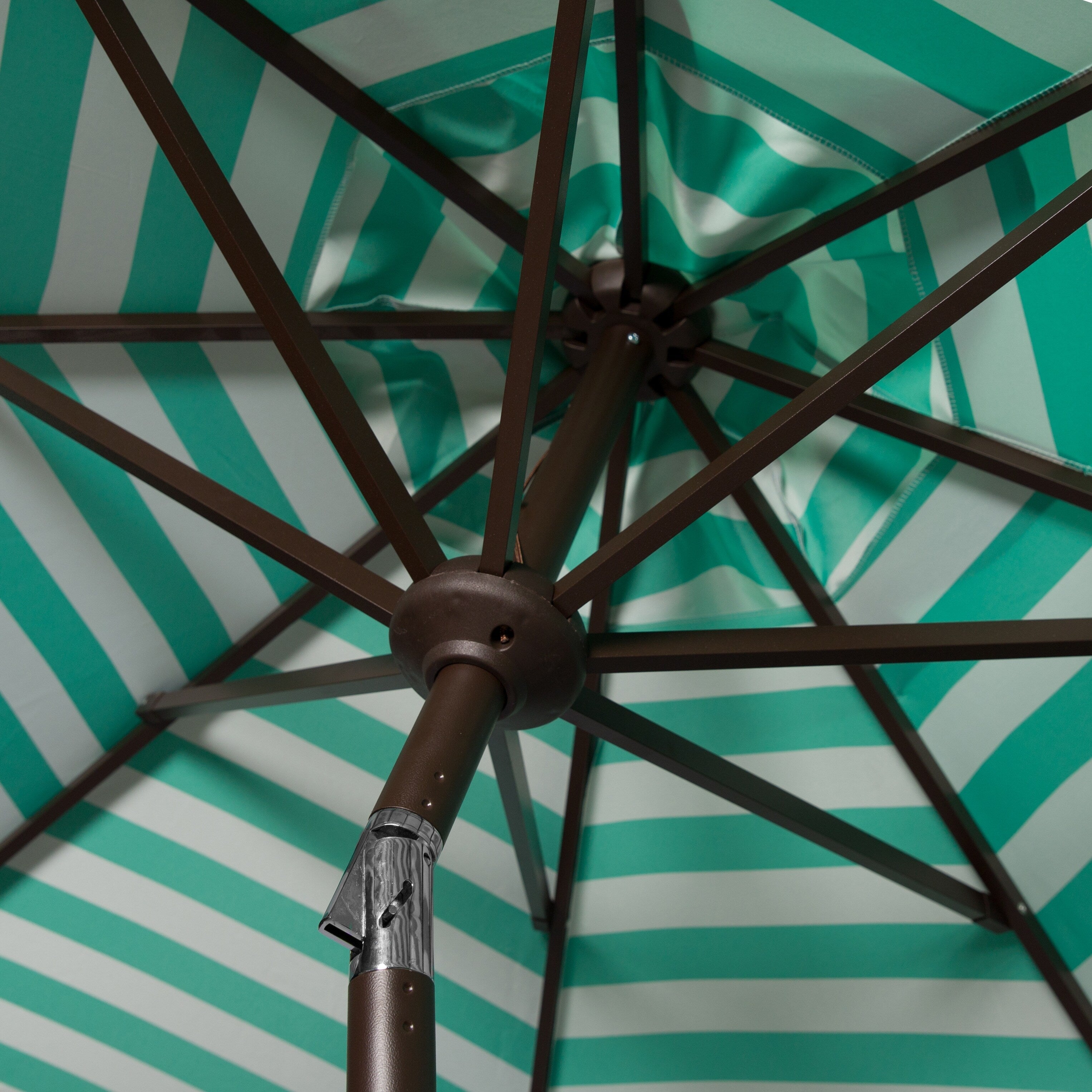 SAFAVIEH Hadire Inside Out Striped 9 Ft Crank Outdoor Umbrella