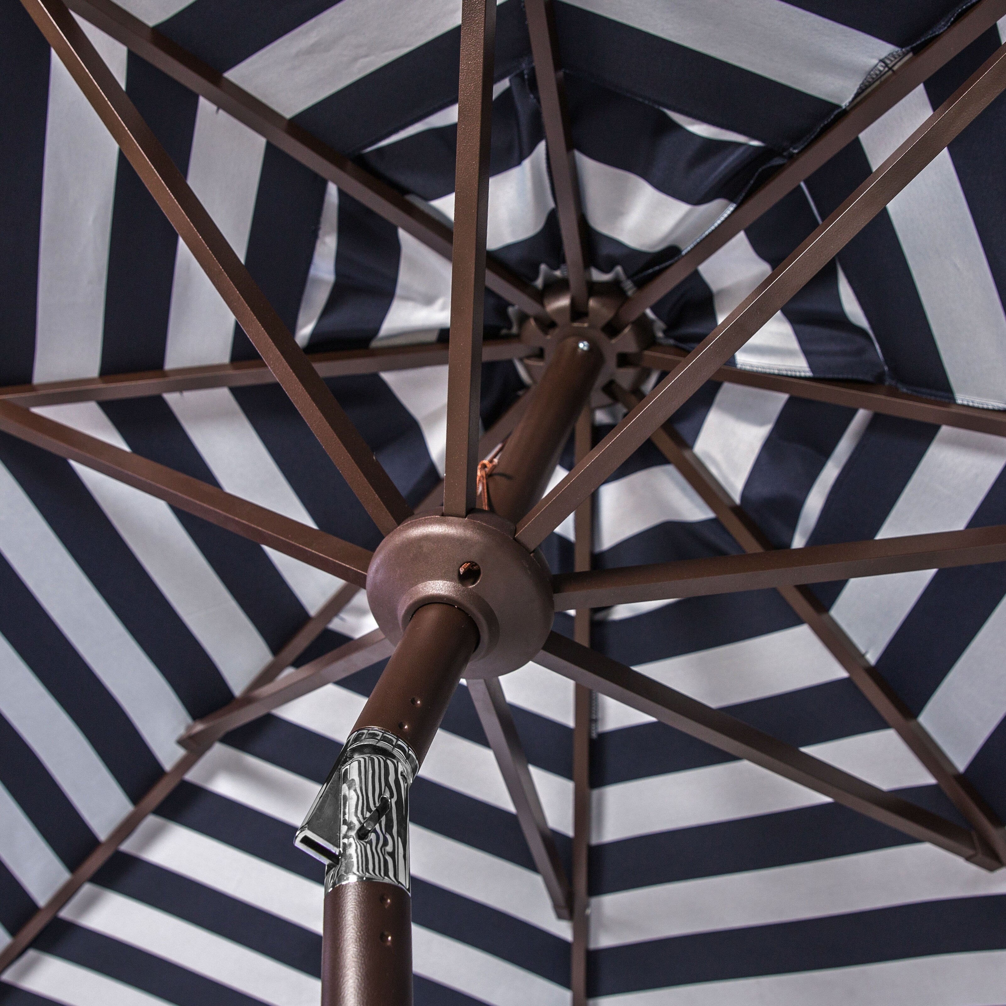 SAFAVIEH Hadire Inside Out Striped 9 Ft Crank Outdoor Umbrella