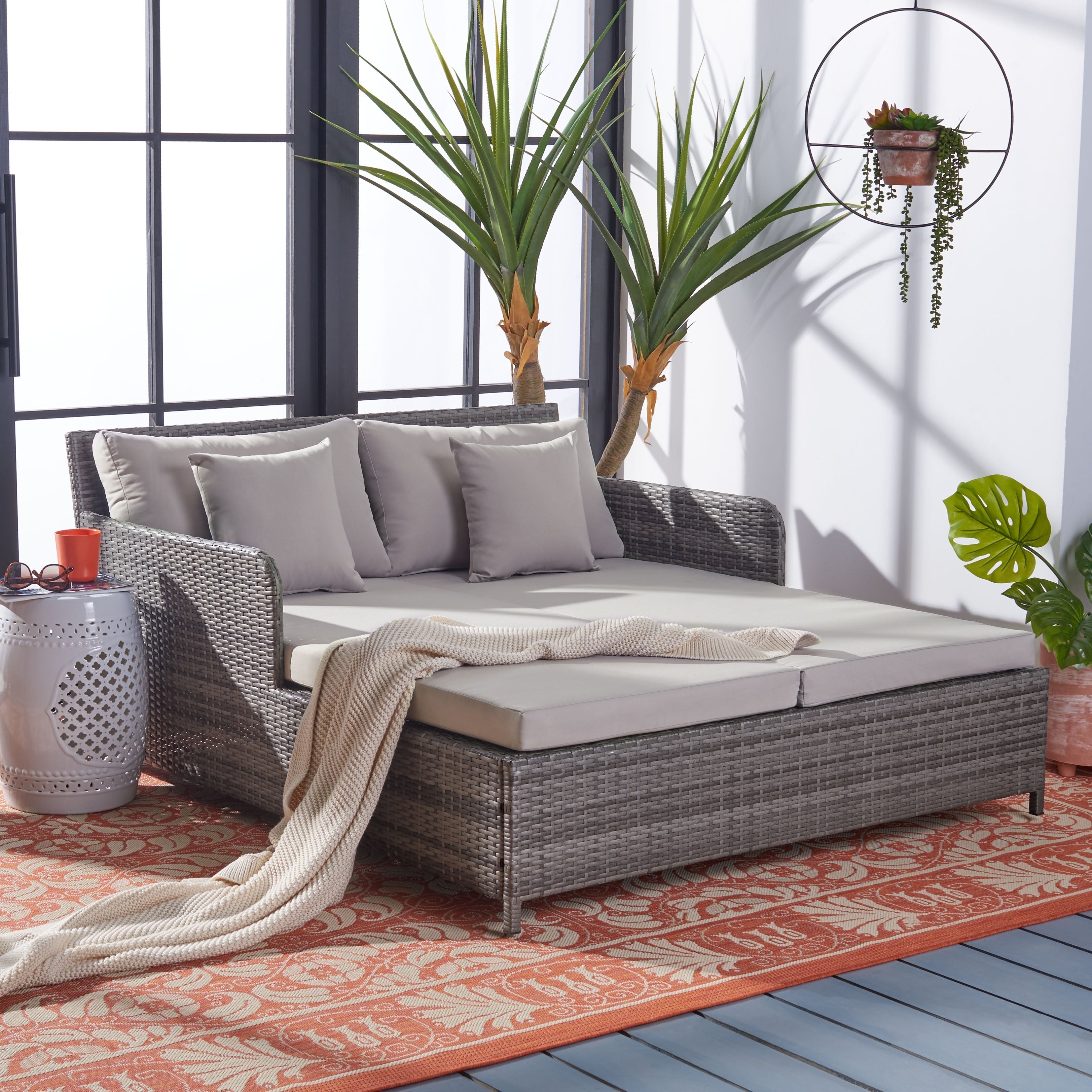 SAFAVIEH Outdoor Taniyah Wicker Daybed with Pillow & Cushions - 53W x 28D x 62H