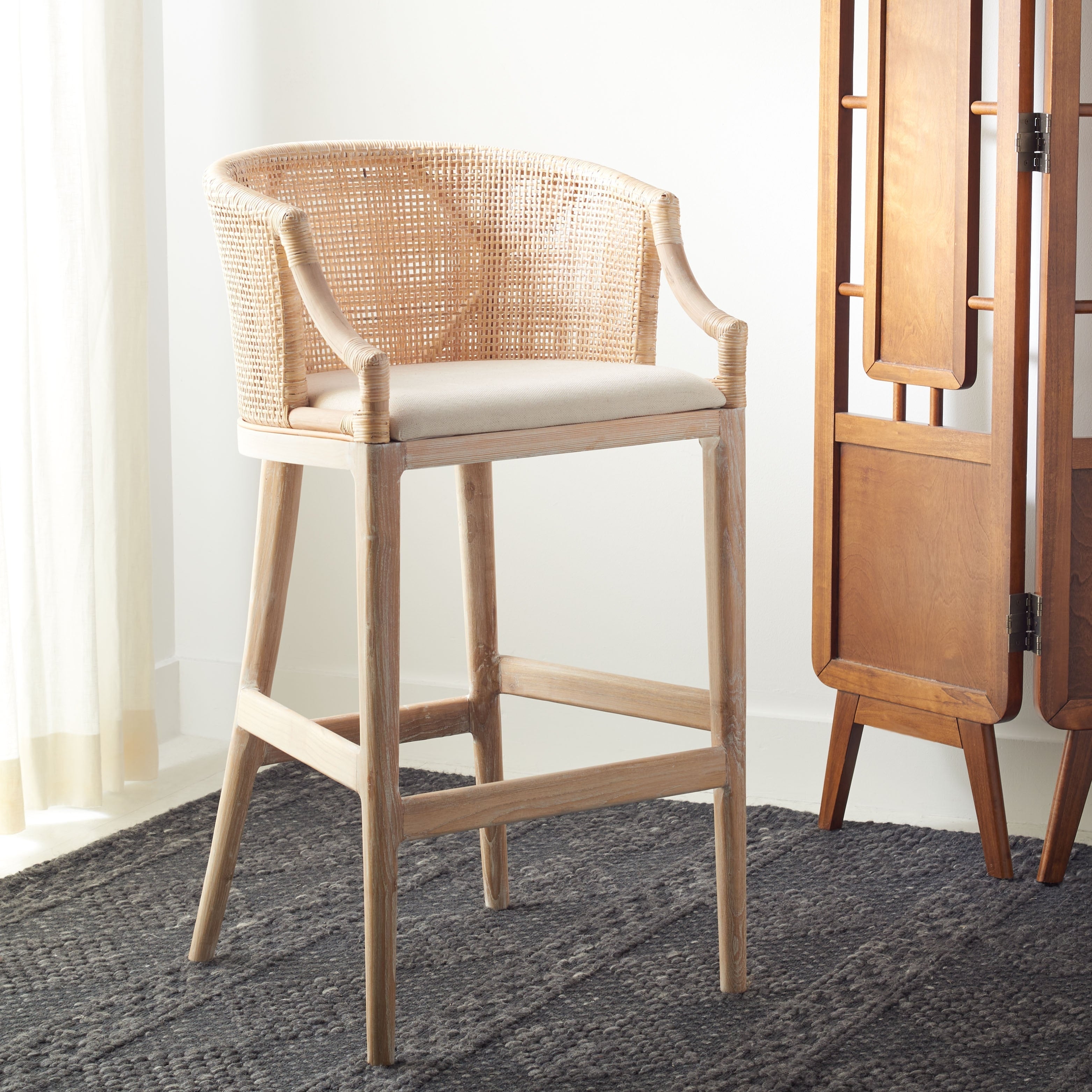SAFAVIEH Virona Rattan 30-inch Bar Stool - 22.3 W x 20.5 L x 39 H - 22Wx21Dx39H
