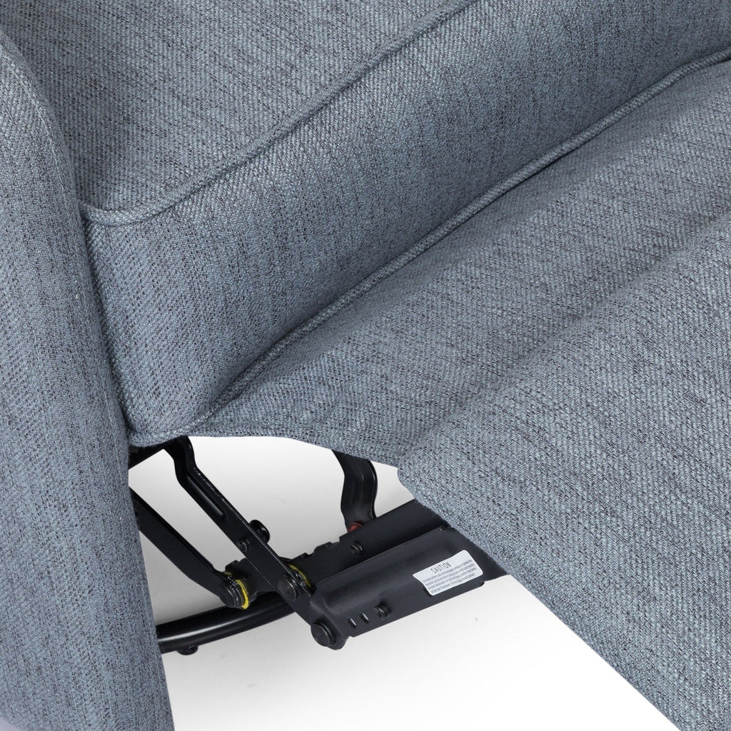 Versatile Manual Recliner Chair with Timeless Design